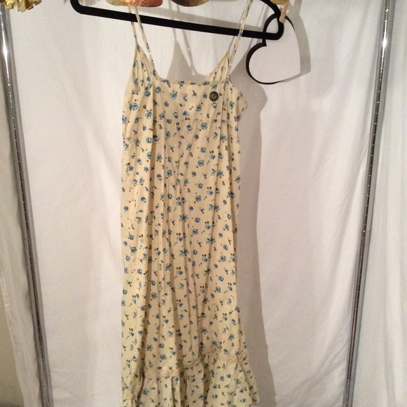 Dress - Picture 4 of 4